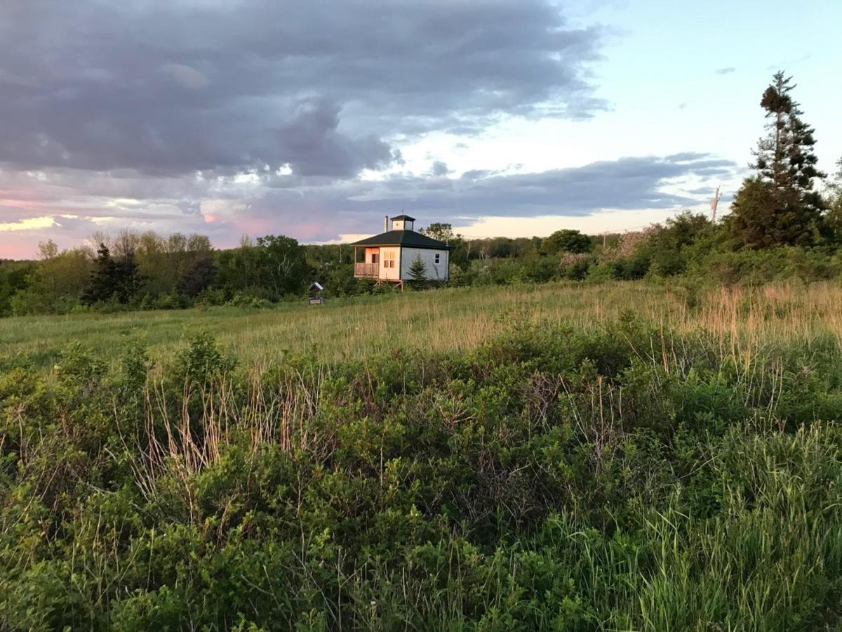 Maregold Centre - Juniper Cabin And Rose Cabin Victoria Beach 외부 사진