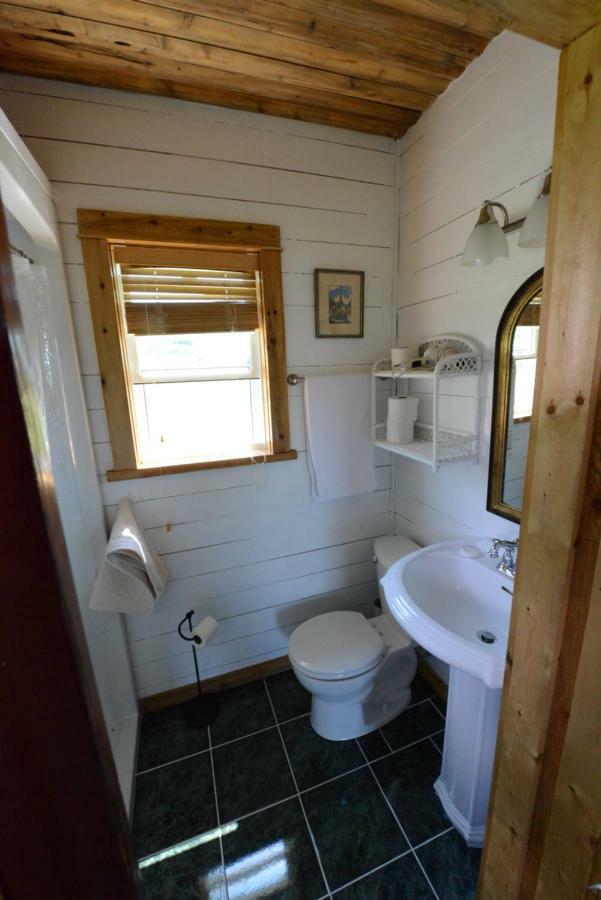 Maregold Centre - Juniper Cabin And Rose Cabin Victoria Beach 외부 사진
